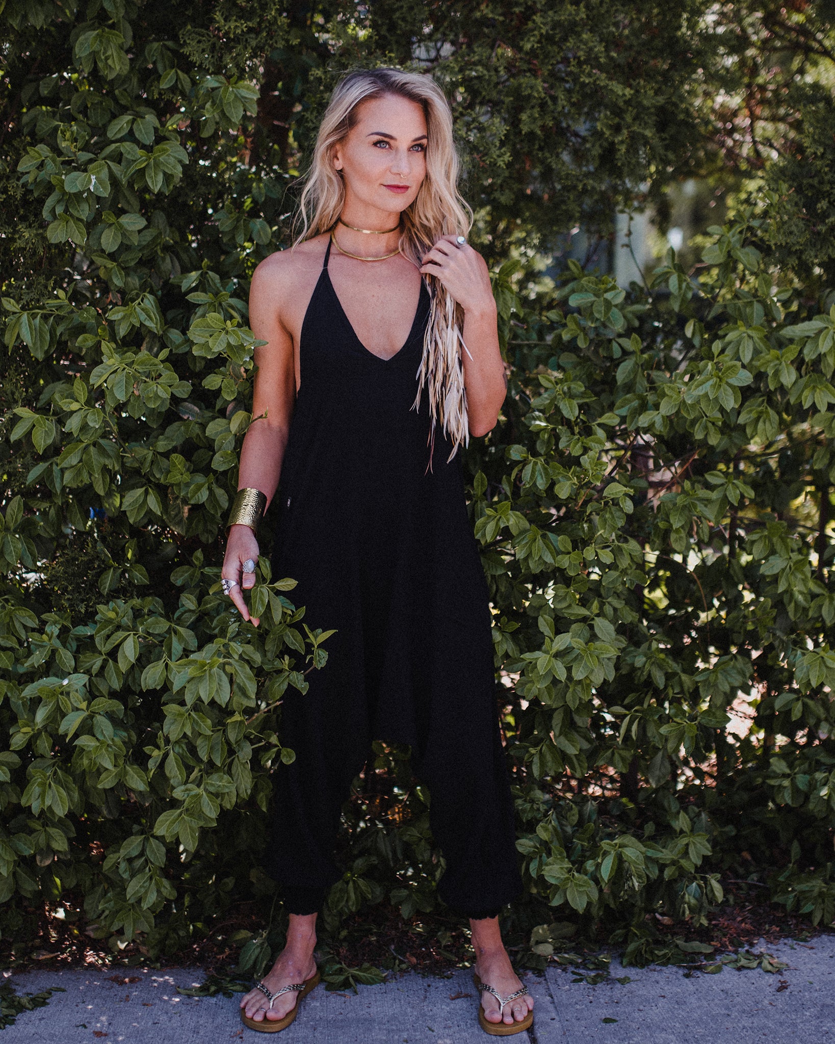 black jumper #color_black