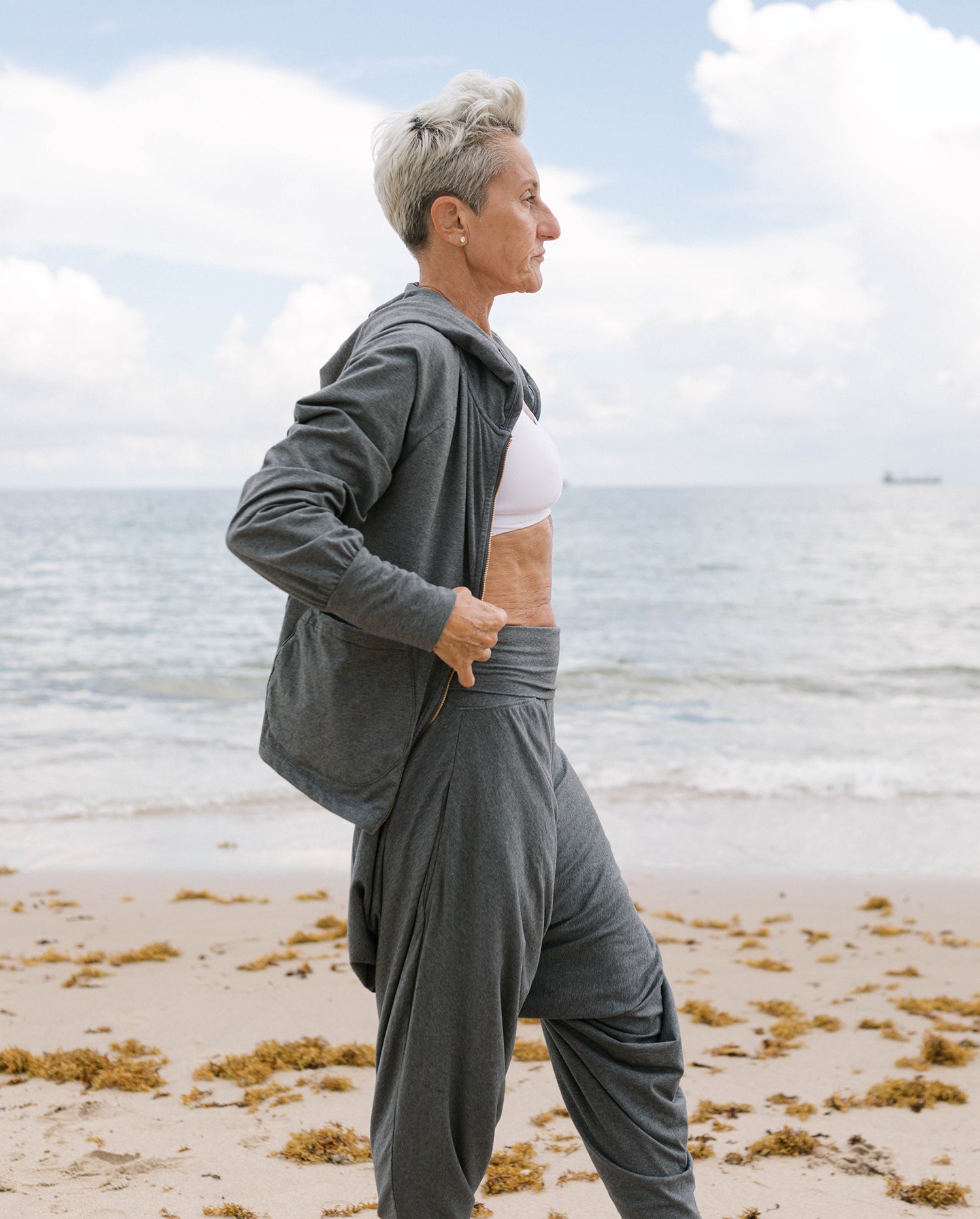 Big hood hoodie paired with comfortable yoga pants #color_grey