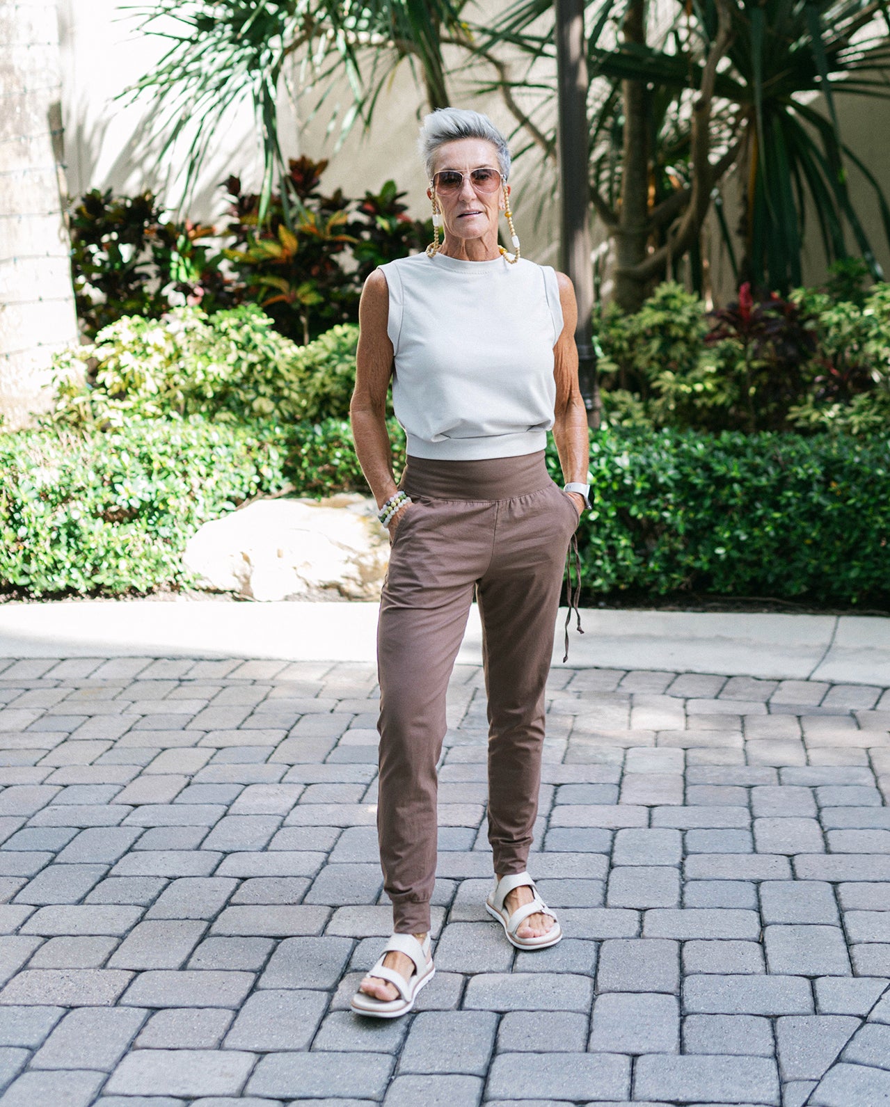 Close-up of soft cotton joggers for everyday comfort#color_walnut