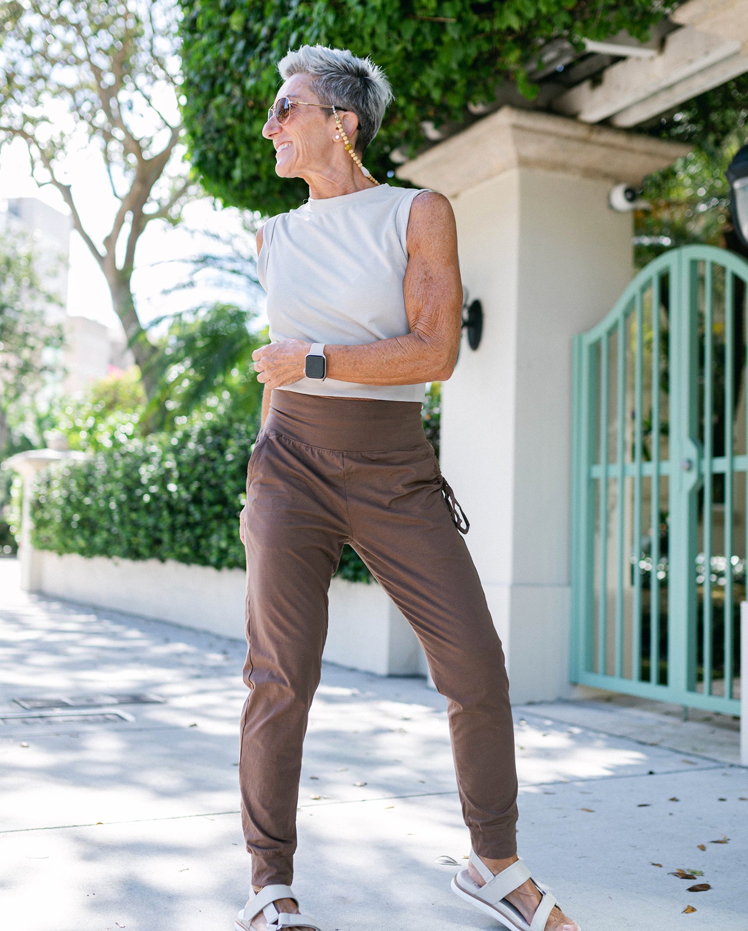 High-rise yoga pants for training or lounging#color_walnut