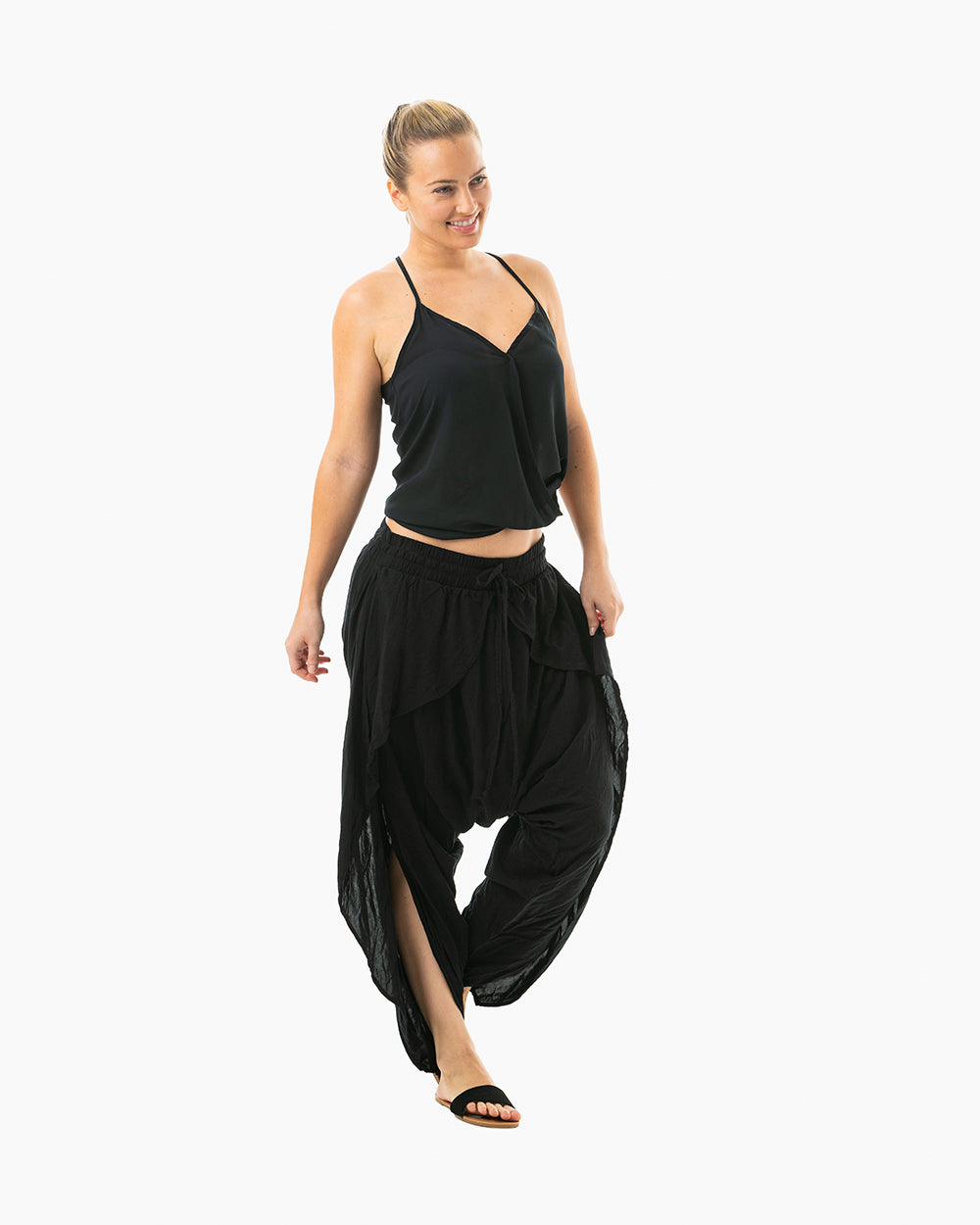slit pants for yoga in studio#color_black