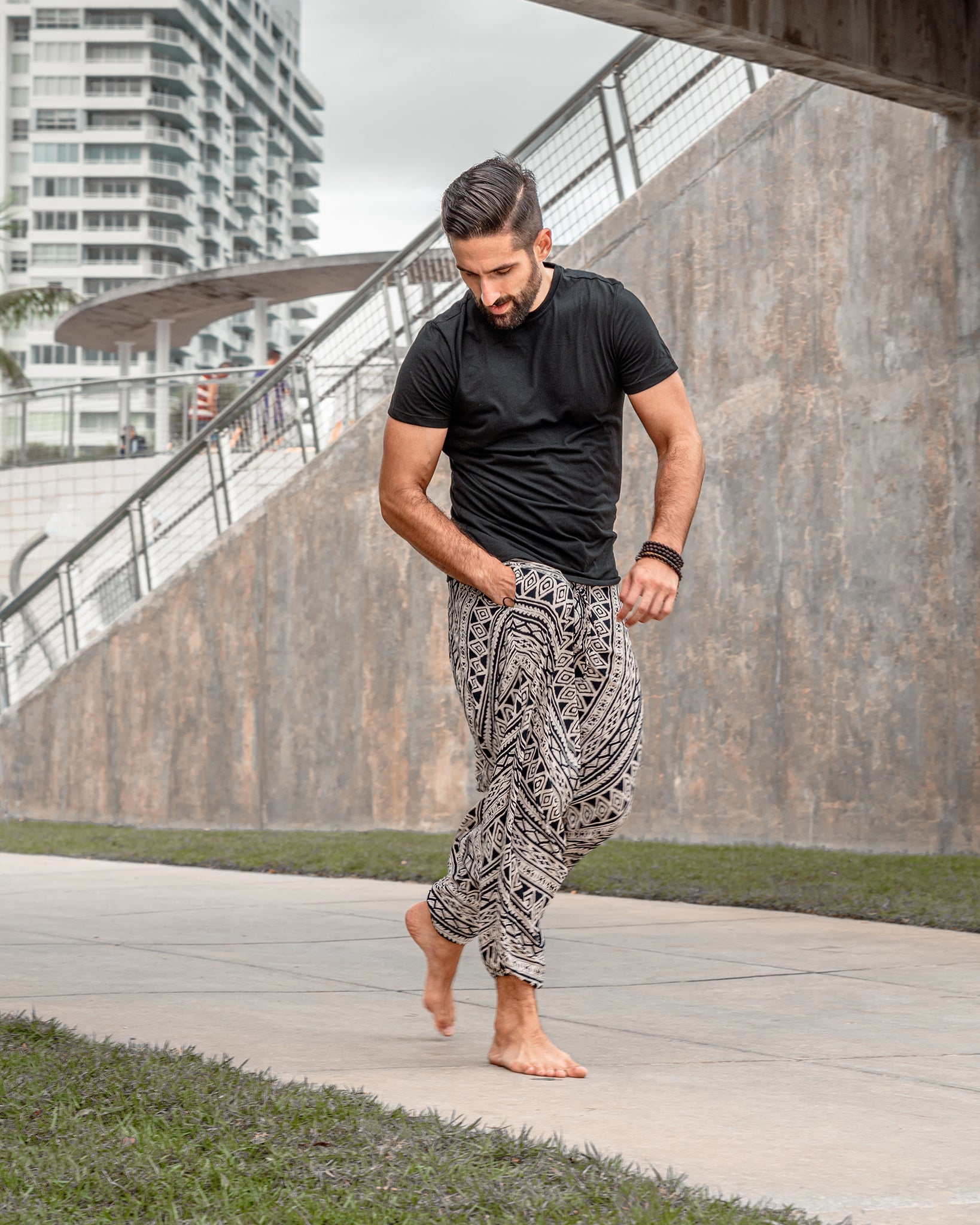 Men Harem Pants 2019 Big Crotch Pants Mens Streetwear Sweatpants Male  Cotton Linen Vintage Joggers Pants Plus Size Y19073001 From B121144507,  $17.11 | DHgate.Com